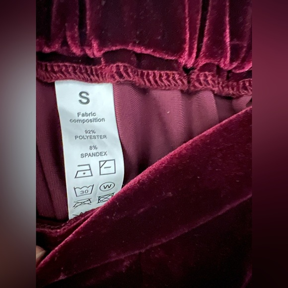 🌹 NWOT! Red Velvet Pants - Picture 4 of 4